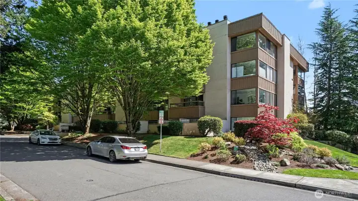 Enjoy the benefits of a second-story corner unit with added light and seclusion