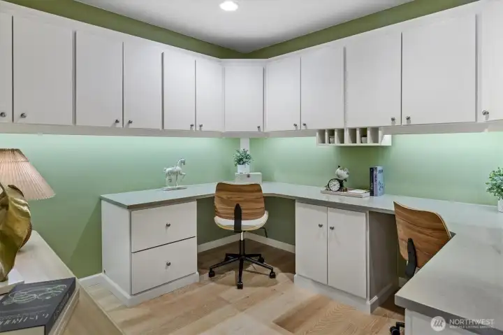 Den/Office w/ tons of cabinetry