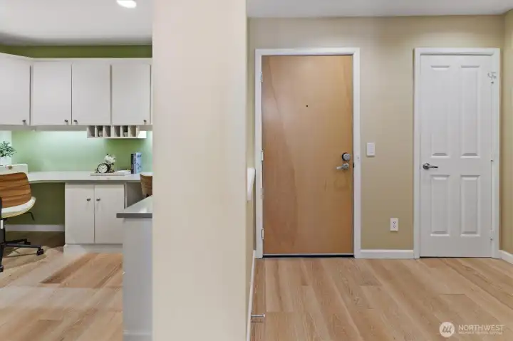 Den/office flows to entry