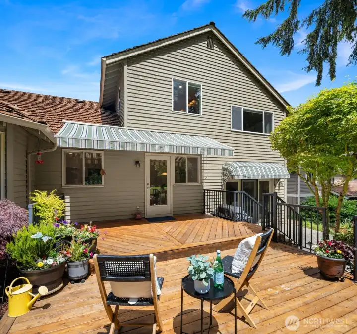 2-tiered deck for year-round entertainment 2-tiered deck for year-round entertainment