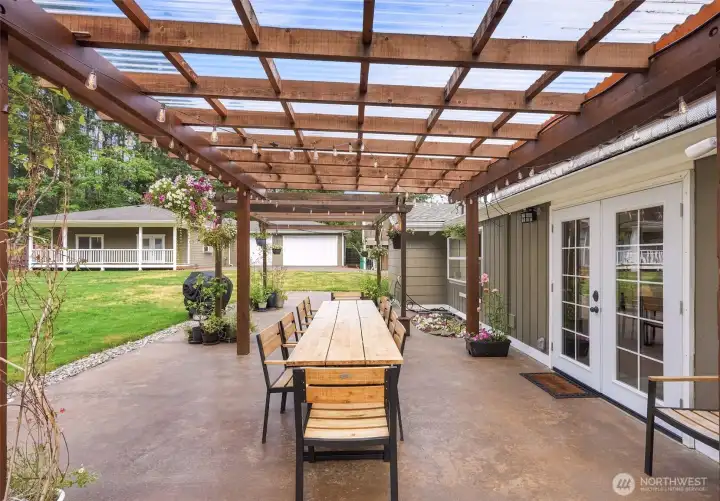 A fantastic covered patio A fantastic covered patio