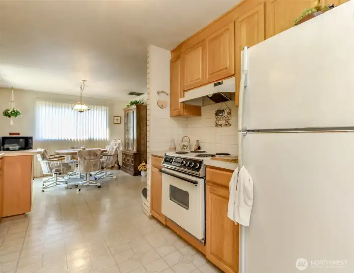 Kitchen table nook, too