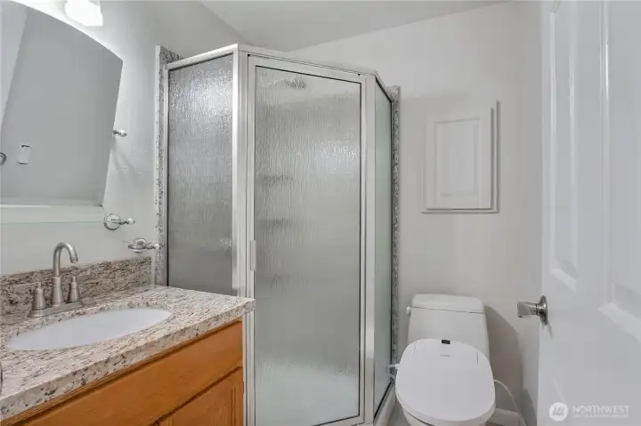 2nd level ensuite 3/4 bath 2nd level ensuite 3/4 bath