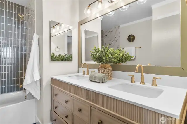 More of the primary bath!