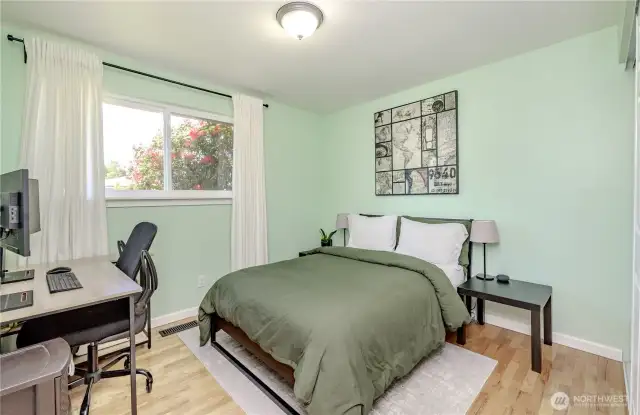 2nd bedroom