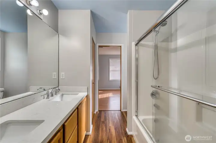 Jack & Jill Full Bath