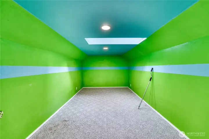 Upper Level Bonus Room...