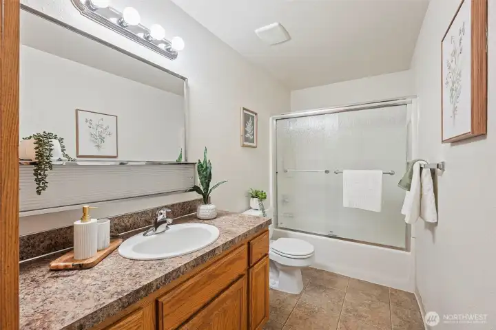 Main full bathroom.