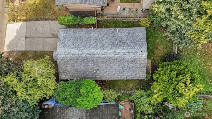 Aerial view showcasing property layout.