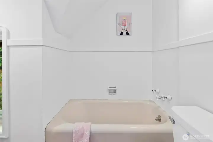 En-suite bathroom with period features.