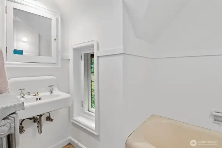 A perfect 3/4 bath...