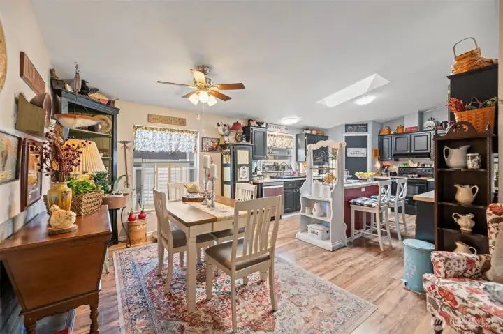 Dining area off kitchen