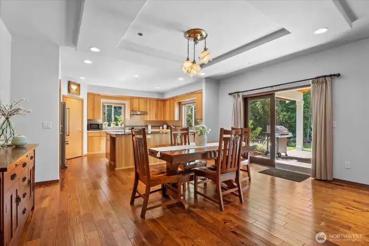 Dining Room & Kitchen