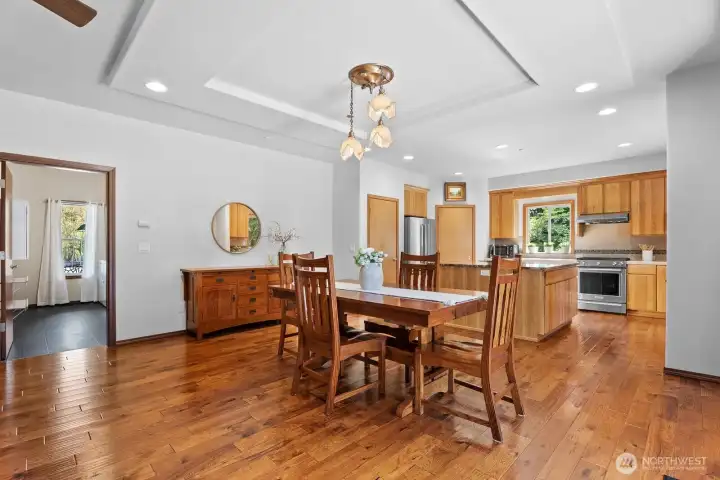 Dining room & laundry room