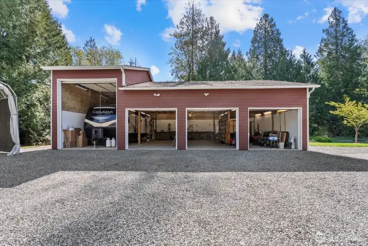 Large 4 bay shop