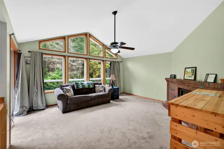 Large den off of kitchen