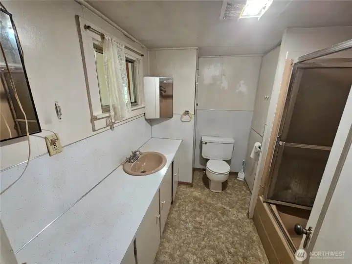bathroom bathroom