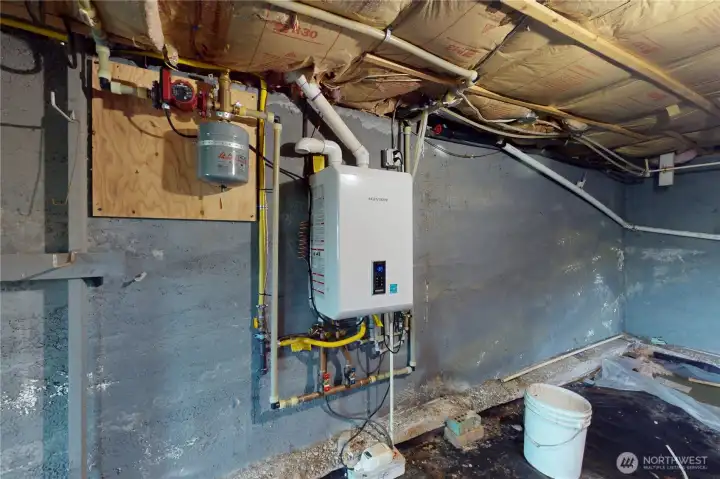 Water boiler for heat/on-demand hotwater combo Water boiler for heat/on-demand hotwater combo