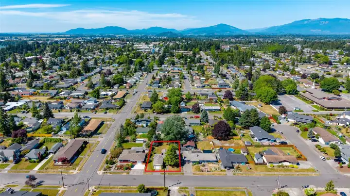Red outline shows the approximate property lines.