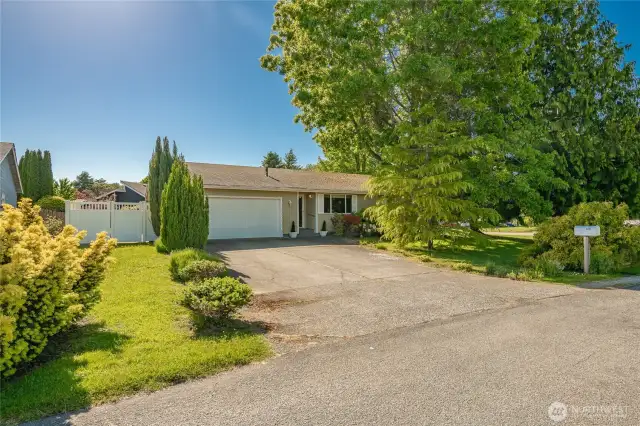 Welcome to 8459 Catalina Court, 1536 sq. ft. built in 1987. Pay attention to this area left of the driveway as you will see another picture showing the other side of the fence. It is quite a long distance and could be nice for RV parking.