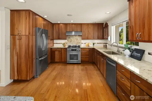 Large Beautiful Kitchen