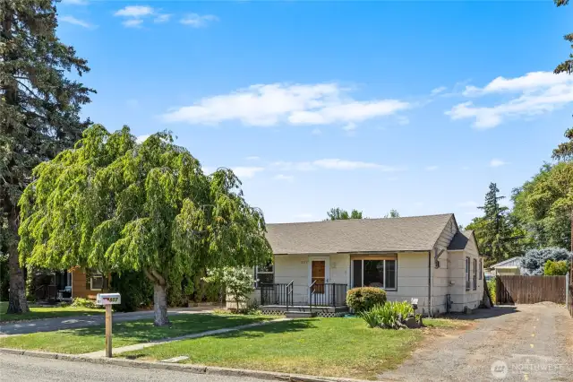 Terrific off street parking ... options on both sides of the house!