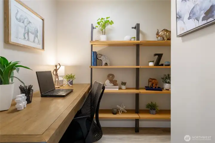 This space is perfect as-is for working from home/indulging in hobbies, or easily convert it back to a closet for extra storage.