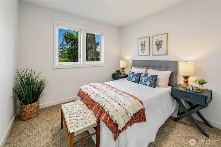 Middle 2nd floor bedroom