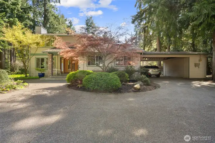 Gardeners paradise in the woods