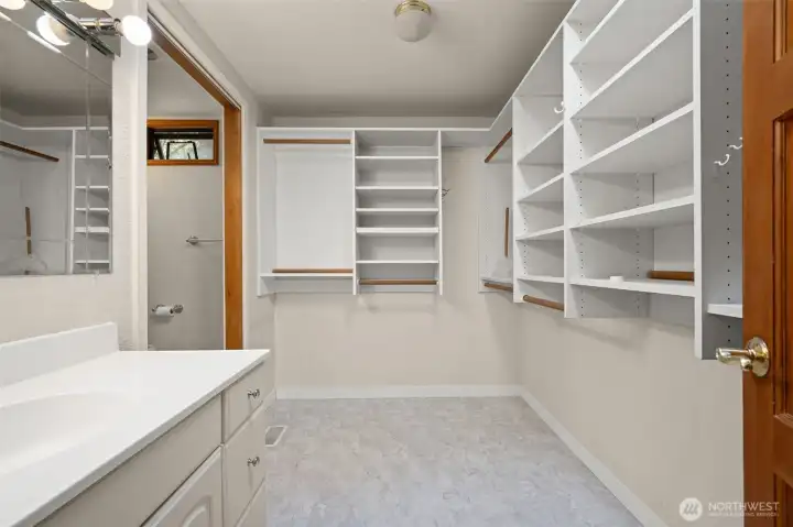 Walk-Thru closet to master bath