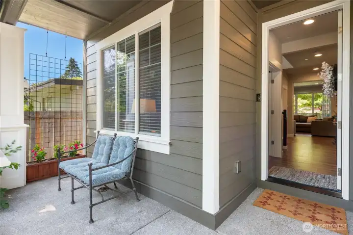 View of the porch & entryway.