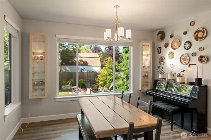 View as you main the dinning area.