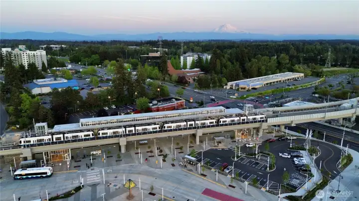 Only one mile from the brand ew light rail station with multiple major transit routes!