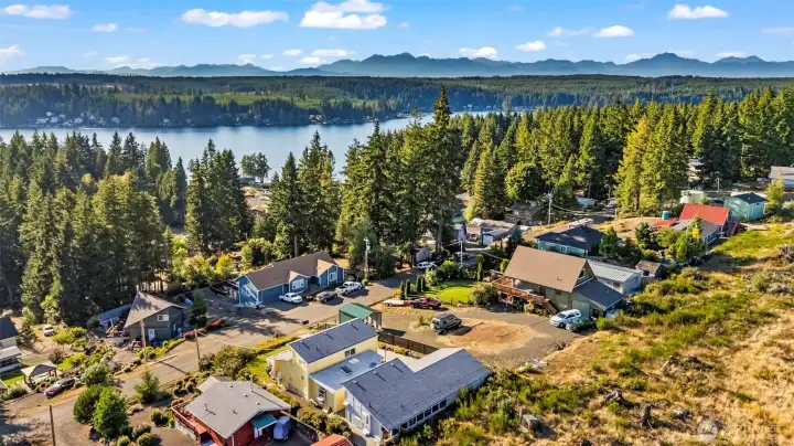 A true Pacific Northwest escape with Mason Lake, Olympic Mountain views & endless outdoor recreation just beyond your door in the sought-after Paradise Estates community featuring private lake access, swimming area, dock, boat launch & optional moorage. A true Pacific Northwest escape with Mason Lake, Olympic Mountain views & endless outdoor recreation just beyond your door in the sought-after Paradise Estates community featuring private lake access, swimming area, dock, boat launch & optional moorage.