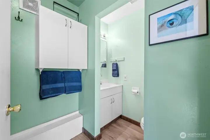 Convenient detached studio bathroom with walk-in shower—perfect for rinsing off after long summer days spent boating, swimming and enjoying Mason Lake. Convenient detached studio bathroom with walk-in shower—perfect for rinsing off after long summer days spent boating, swimming and enjoying Mason Lake.