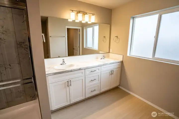 Photos may show upgrades/options not available. Photos from a previous built.