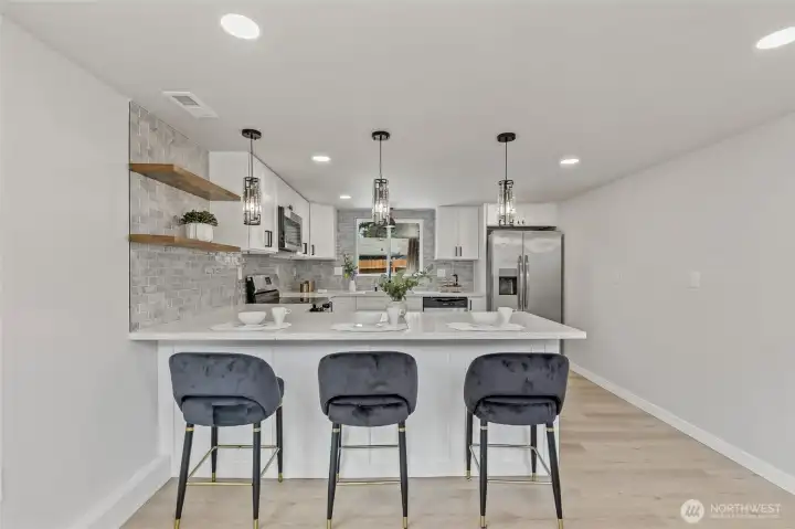 Kitchen with Breakfast Bar