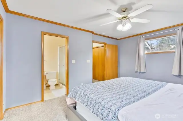 Primary suite with ceiling fan!