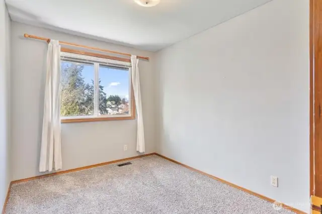 3rd bedroom. Upper level.