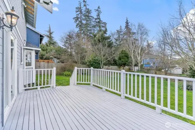 Large back deck perfect for entertaining!