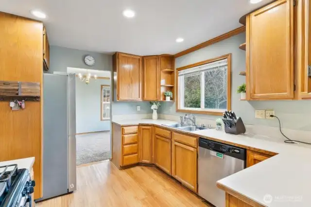 Spacious kitchen!