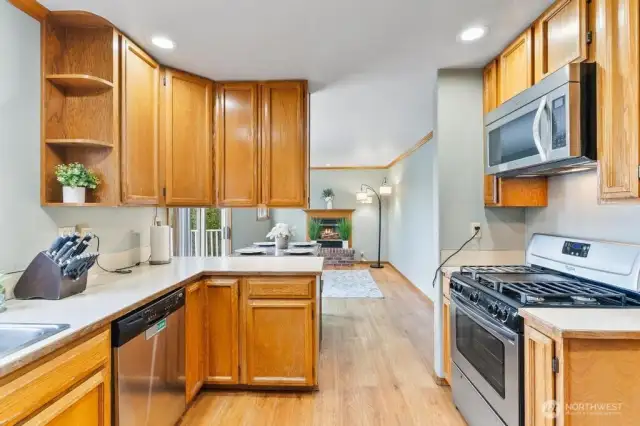 All appliances stay!