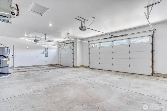 oversized 3 car garage