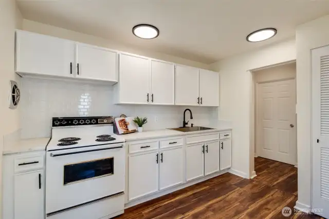 Upper unit kitchen
