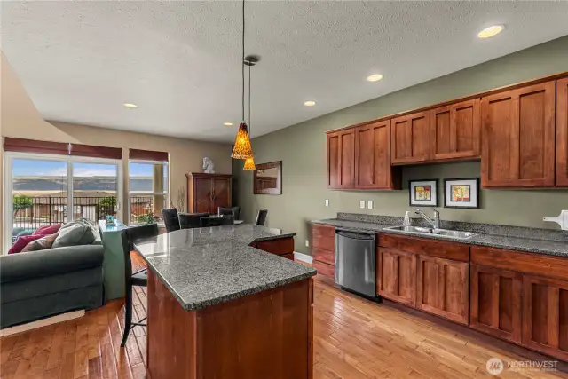 Updated Cooks Kitchen, Open Concept, Spacious
