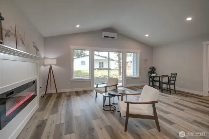 Large, versitile open floor plan