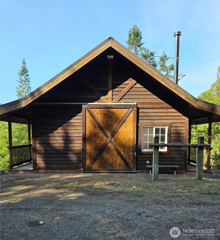 barn from driveway