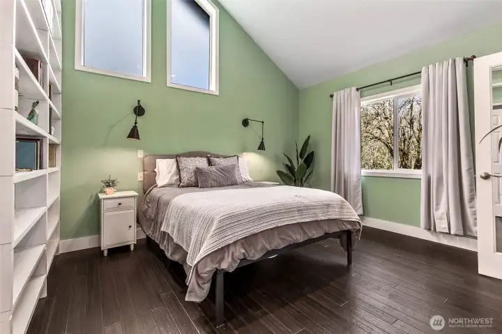 Main House-Primary Bedroom.
