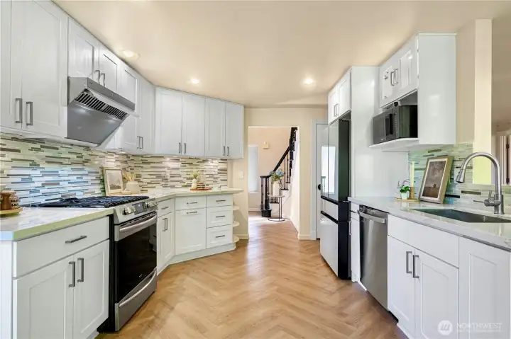 Fully renovated kitchen with high-end finishes and materials