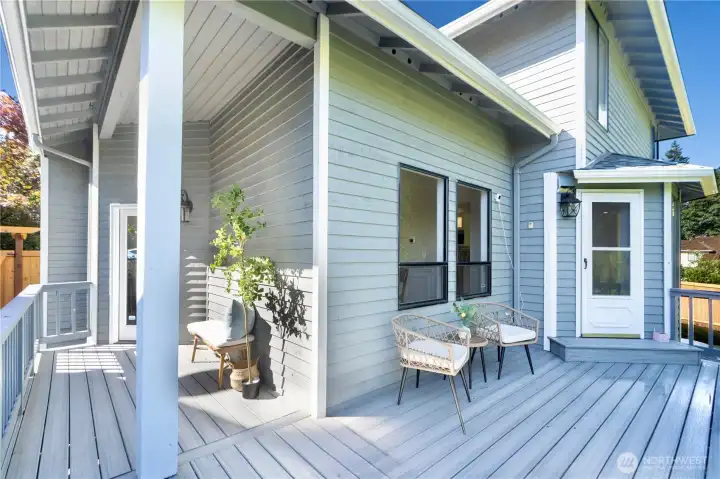 Upgraded TREX deck- great for outdoor entertaining